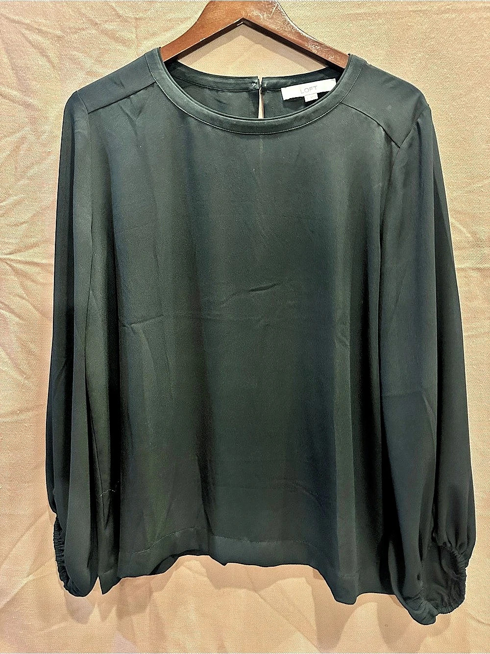 LOFT Long Sleeve Blouse in Black Size large Like New